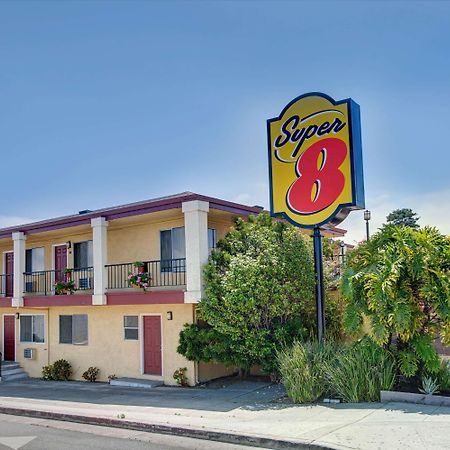 Super 8 By Wyndham Santa Cruz Beach Boardwalk Exterior foto